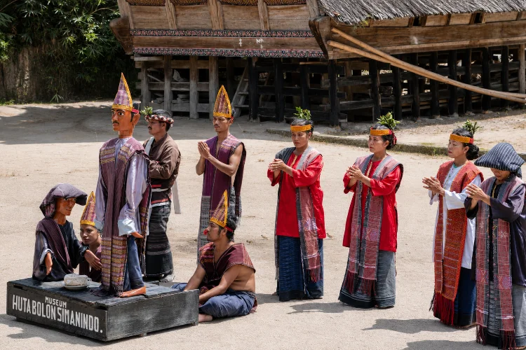 Budaya Batak Toba di Huta Ginjang: Adat, Marga, dan Sosial