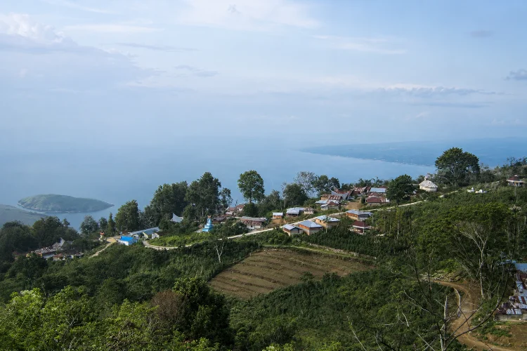 Sejarah Desa Huta Ginjang, Kampung di Atas Danau Toba
